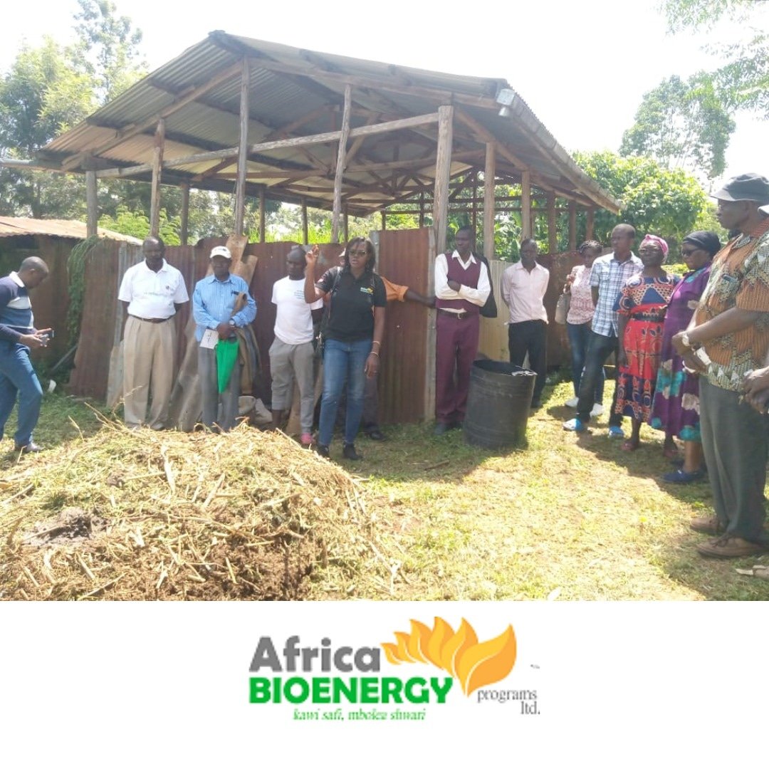 KBiogas's tweet image. Composting is a natural method of making organic fertilizer using bio -slurry for your vegetables and other crops. Our experienced team is helping farmers by building their capacity in creating quality compost. Call our toll-free No. 0800721790
 #biodigesters #OrganicFertilizer