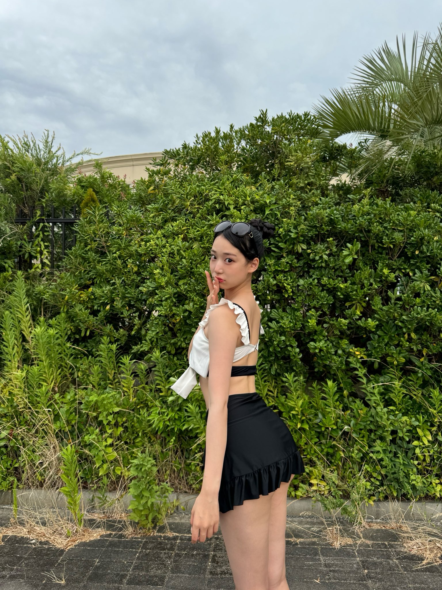百田汐里　チェキ　生写真　【12月7日(土)制コレ24 オンラインサイン会】 百田汐里 | デジタル写真集発売記念 オンラインサイン会