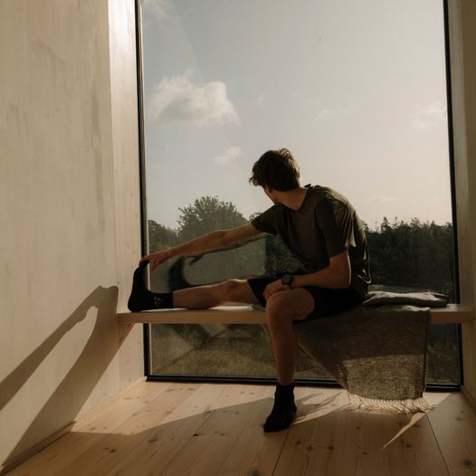 Have you stretched today? 
Stretching/stretching is essential to increase flexibility, prevent injuries, and improve post-workout recovery.
It helps you keep your body mobile and strong!
Optimize your recovery after exercise easily, for example, with a short exercise routine!