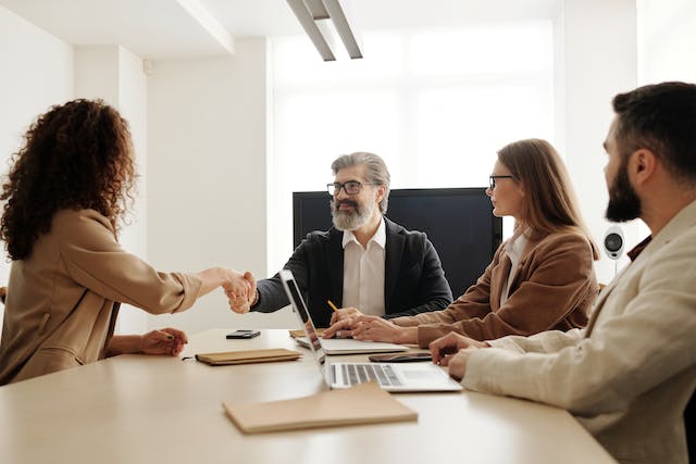 ElvisEckardtRec's tweet photo. Looking for #StrategicInterviewQuestions to help you find the ideal candidate?
Here are a few examples:
🔷 Have you ever identified an issue in your workplace? How did you address it with your manager?
🔷 Why should we hire you?
See more: https://t.co/OSRmucMNqA https://t.co/A4hMpSg9K1