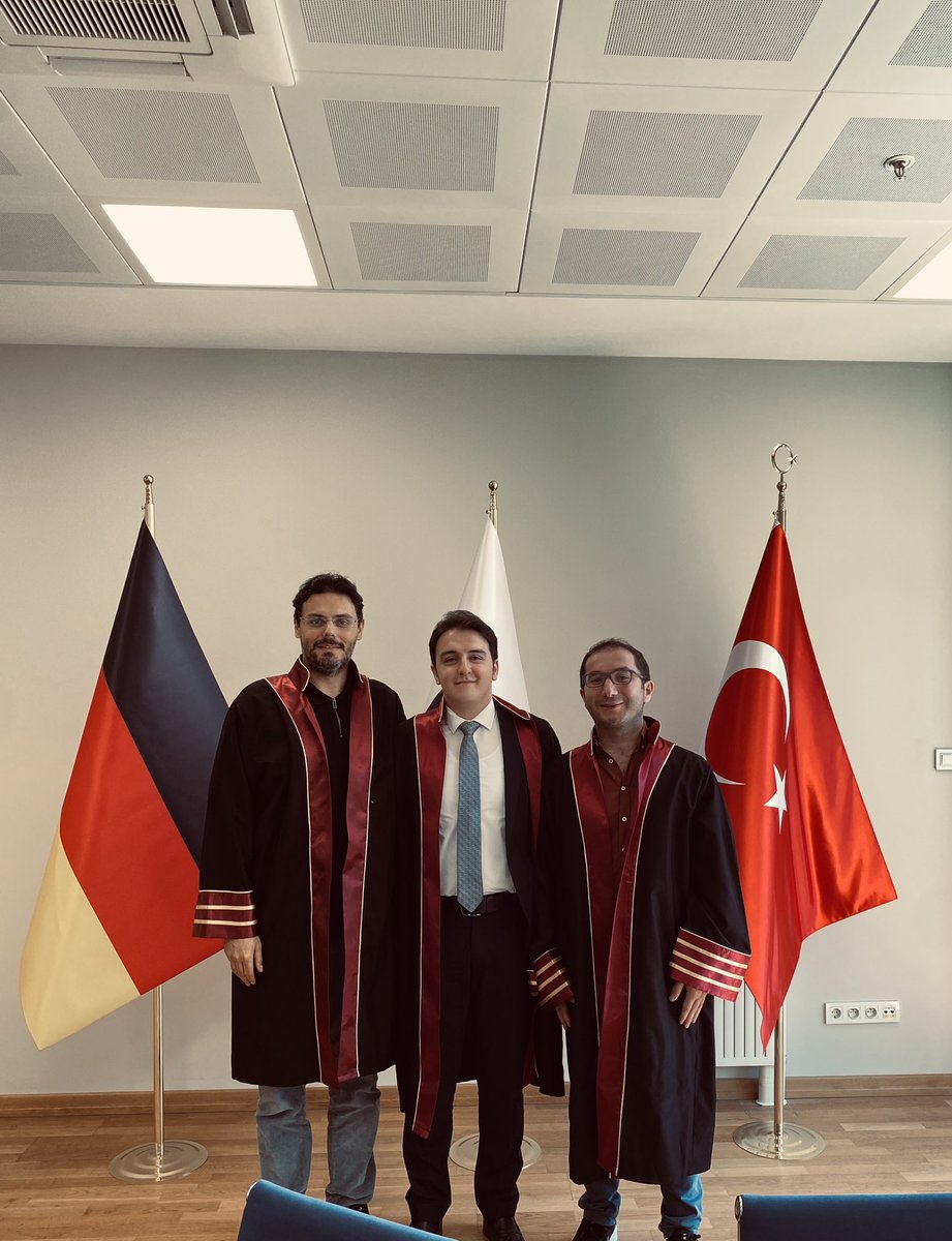 enesbasozen's tweet photo. 📚Türk Alman Üniversitesi SBE bünyesinde hazırlamış olduğum "Anonim Şirket Genel Kurul Kararlarının İptali Davası” konulu yüksek lisans tezim oybirliğiyle kabul edilmiştir. Bu süreçte desteklerini esirgemeyen değerli hocalarıma teşekkür ederim.
🚀Akademiye tam gaz devam. https://t.co/rAeMnH7W7F