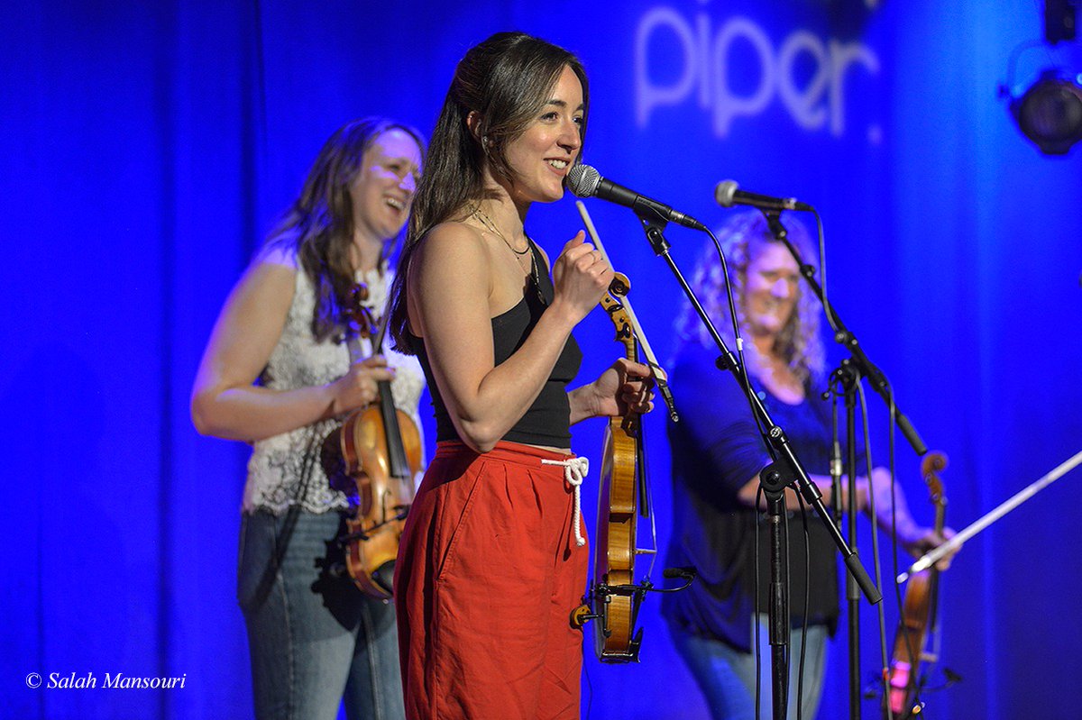 musiquesmonde's tweet photo. Actus-Concert
le groupe écossais FARA en concert
le Mercredi 14 Aout 2024 au Festival Interceltique de Lorient @FESTIVALLORIENT
Infos : https://t.co/L7hrnQToxj
#ecosse #fiddle #concert #festival #lorient #celte #celtic #celticmusic https://t.co/E7MOJAPYYp