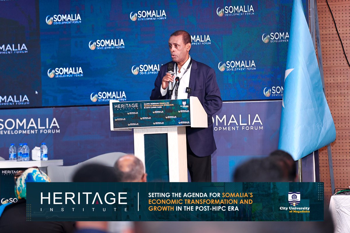 HIPSINSTITUTE's tweet image. &quot;Siyaasadda dalka in ay fadhiisato waxa ay u baahantahay Dastuur la wada leeyahay oo la ilaalsanaya.&quot; —Dr. Afyare Cilmi oo ah Cilmibaare sare oo ka tirsan Jaamacadda City ee Muqdisho 

#SDF2024
#SomaliaDevelopment
#PostHipc
#HeritageForum