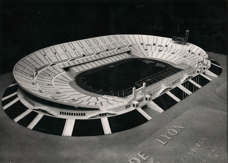 EuggyB's tweet image. Pour ceux qui ne connaissent pas ce pan historique, petit cadeau : 

Le CAMP NOU Lyonnais si on avait eu ces Jeux (volés sous la table par Mexico à grand coup de graissage de pattes) et nous n'aurions jamais quitté Gerland car "c'est impossible à agrandir" parait-il... #TeamOL