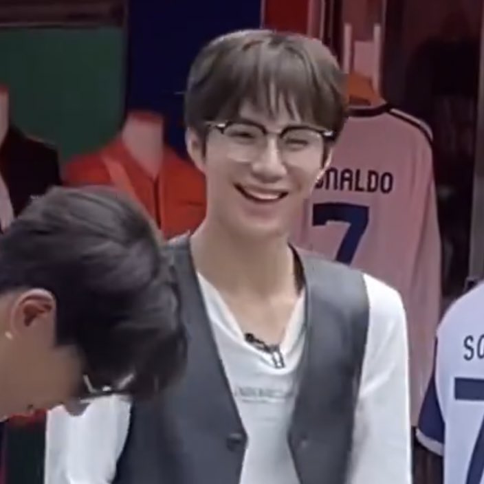 아니 잠만
오늘 영통 이러고 오신다고?
나지금준비가안됏는데나진짜마음의준비가아니이건아니야