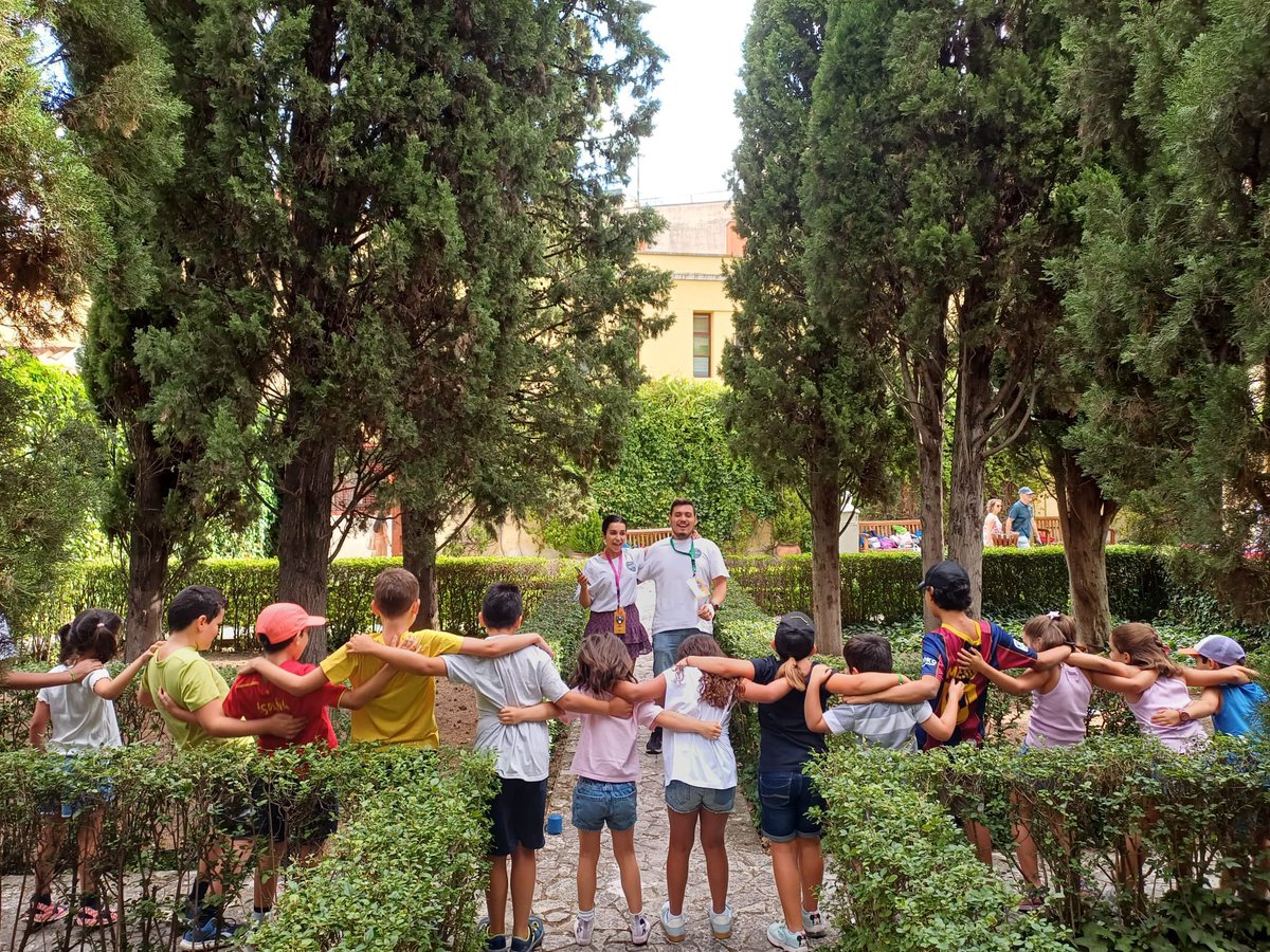 CrusatIreneVOX's tweet photo. #ComandoPucela continúa en #agosto y nuestros pequeños exploradores siguen descubriendo #Valladolid y su rico patrimonio artístico y cultural 

Con un total de mil plazas gratuitas para menores de 6  a 12 años que ha sido todo un éxito 👏🏻 https://t.co/vynf8quOFq