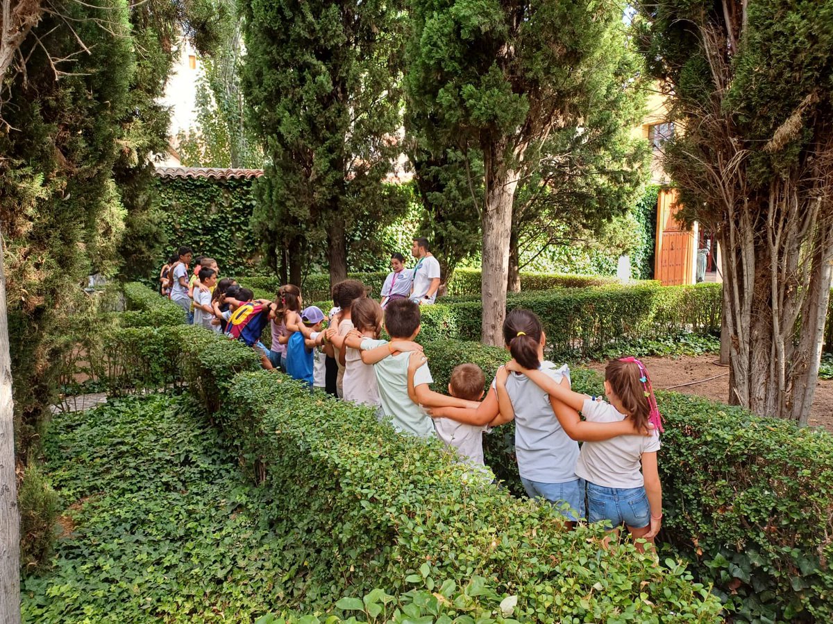 CrusatIreneVOX's tweet photo. #ComandoPucela continúa en #agosto y nuestros pequeños exploradores siguen descubriendo #Valladolid y su rico patrimonio artístico y cultural 

Con un total de mil plazas gratuitas para menores de 6  a 12 años que ha sido todo un éxito 👏🏻 https://t.co/vynf8quOFq