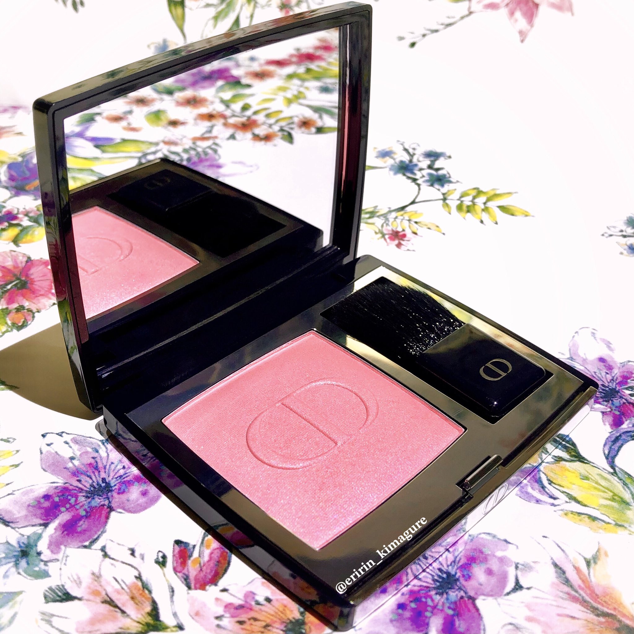 【正規通販】 X-এ  𝐄𝐫𝐢𝐫𝐢𝐧💄𝐁𝐁𝐀: チーク
