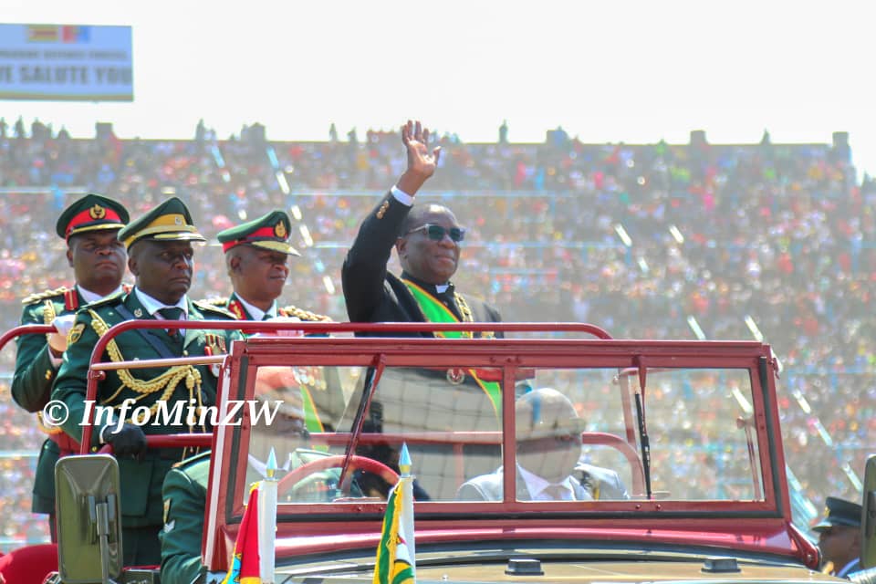 tawanda_gomo's tweet image. His Excellency the President and Commander in Chief of the Zimbabwe Defence Forces Cde Emmerson Mnangagwa takes salute of the National Anthem and Fly Past.
#DefenceForcesDay2024