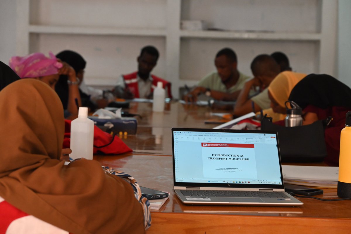 CRDjibouti's tweet photo. Formation Réussie pour Nos Volontaires ! 

Nous avons récemment organisé une formation pour 36 participants au Croissant-Rouge de Djibouti ! Les équipes d’Ali Sabieh et de Dikhil, ainsi que le Secrétaire Général de Dikhil, étaient présents. 1/3 https://t.co/Nlj3yXrNSD