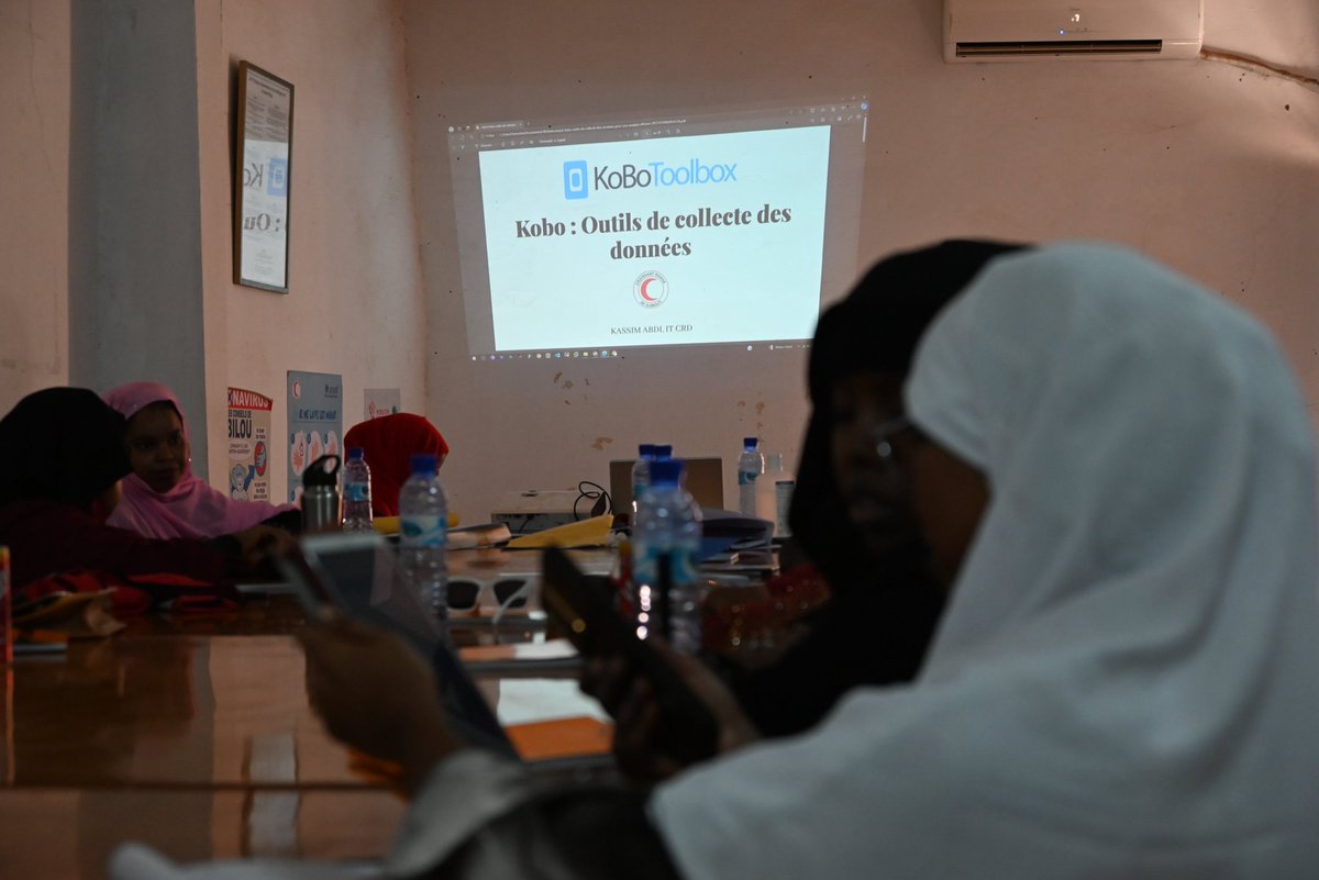 CRDjibouti's tweet photo. Formation Réussie pour Nos Volontaires ! 

Nous avons récemment organisé une formation pour 36 participants au Croissant-Rouge de Djibouti ! Les équipes d’Ali Sabieh et de Dikhil, ainsi que le Secrétaire Général de Dikhil, étaient présents. 1/3 https://t.co/Nlj3yXrNSD