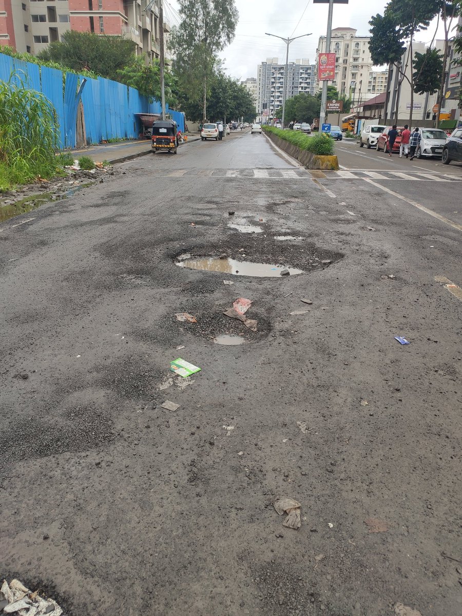 shrisonawane's tweet image. Dear @PCMCSarathi @pcmcindiagovin ,
तक्रार करूनही हा खड्डा कधी भरणार?
Location - Near Wakad Flyover, Near Cult Fit Gym, Silver Sports Club Road, Wakad

तसेच दत्त मंदिर रोड, वाकड येथील खड्डे पण एकदा बघावेत.

#Pcmc #Wakad #PimpriChinchwad
@Team_PCMC @PimpriChinchwad @NCPPCMCspeaks