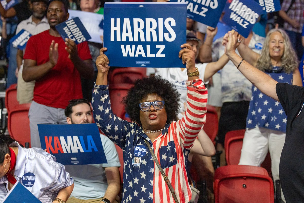 Great to be a part of this event in Las Vegas <a href="/KamalaHarris/">Kamala Harris</a> campaign rally, thank you <a href="/TheDemocrats/">Democrats</a> for the invite. 📷 by Phil Lewis