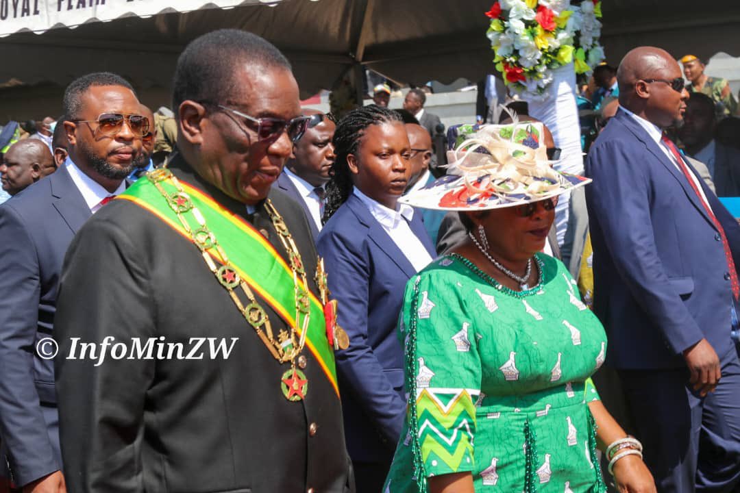 nickmangwana's tweet image. His Excellency President and Commander in Chief of the Zimbabwe Defence Forces Cde Emmerson Mnangagwa and Amai Dr Auxillia Mnangagwa  have arrived at Rufaro Stadium for the Defence Forces Day celebrations.
#DefenceForcesDay2024
