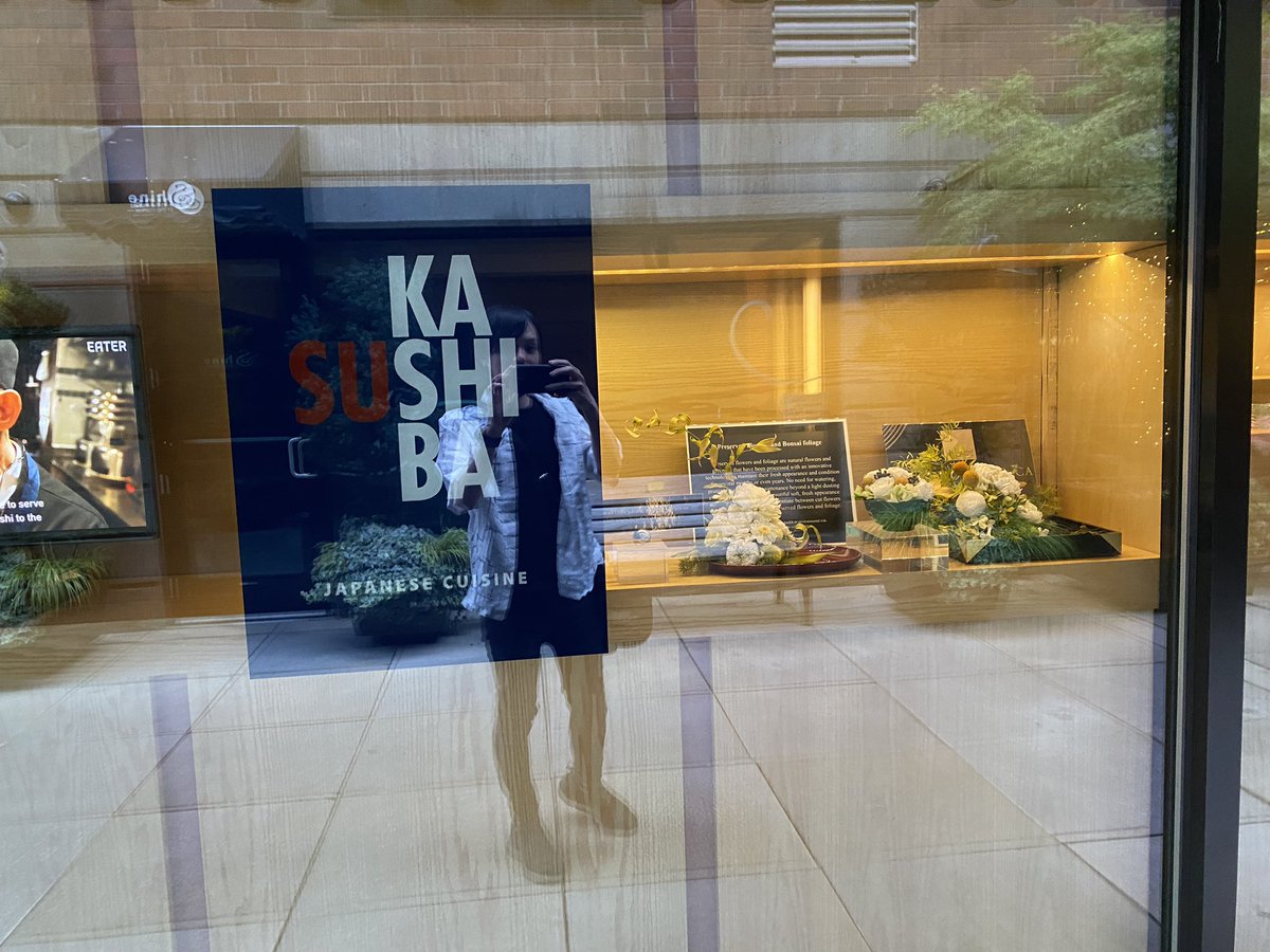 gainenz's tweet image. シアトルの寿司屋Kashiba

景色もいいし、激ウマなのですが、

"うれしいことも　悲しい事も　草しげる"

というよくわからない書道作品で草はえました

#Seattle
#Kashiba