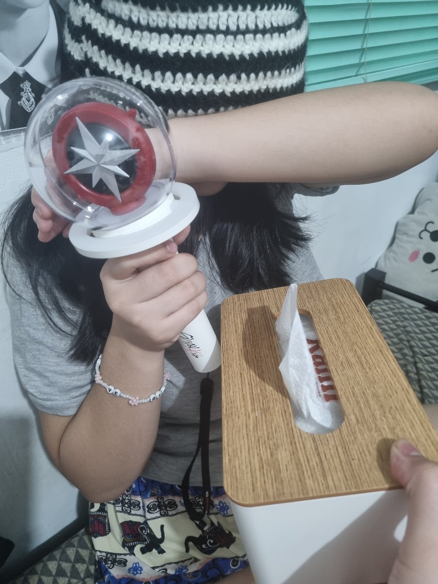 purrrplelove's tweet photo. Convo with my daughter:
Me: "So, guess what...."
Katy: "What?"
Me: *Hands her a nachimbong*
Katy: "MA?!!!!"
Me: "You're seeing Stray Kids in November!"
Katy: ๐ฅน๐คง๐ญ
I love you, anak! ๐
#dominATE_BULACAN https://t.co/Zdb2R2sENw
