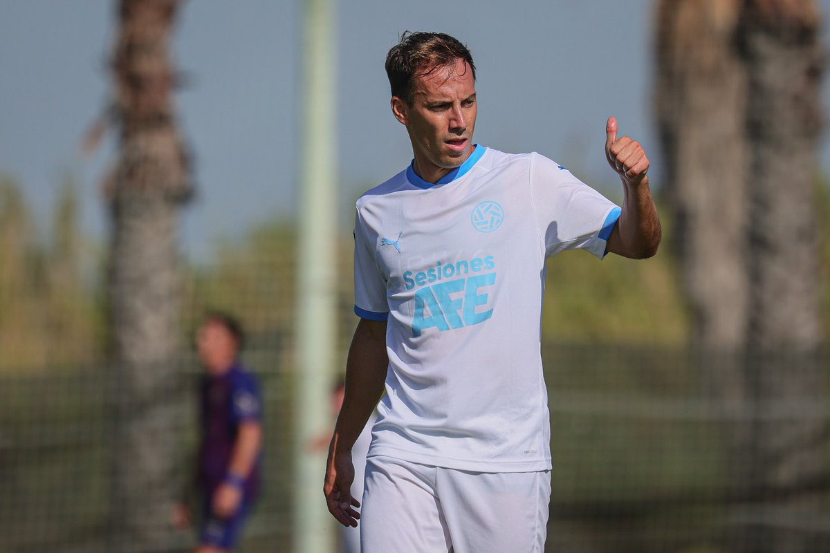 ⚽️📝 <a href="/7_inigo/">iñigo ibargoien</a>, <a href="/10_Garri/">Ivan Garrido</a> y <a href="/julio_jd10/">Julio Delgado</a>, luz para dar brillo al juego de ataque.

🔗 afefutbol.com/Ibargoien-Garr…

#SesionesAFE 35