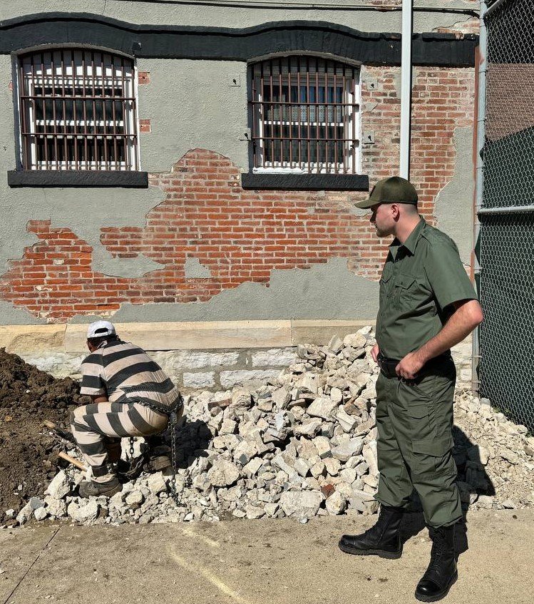 InmateCT's tweet image. Taking on my new role supervising the inmate work crew