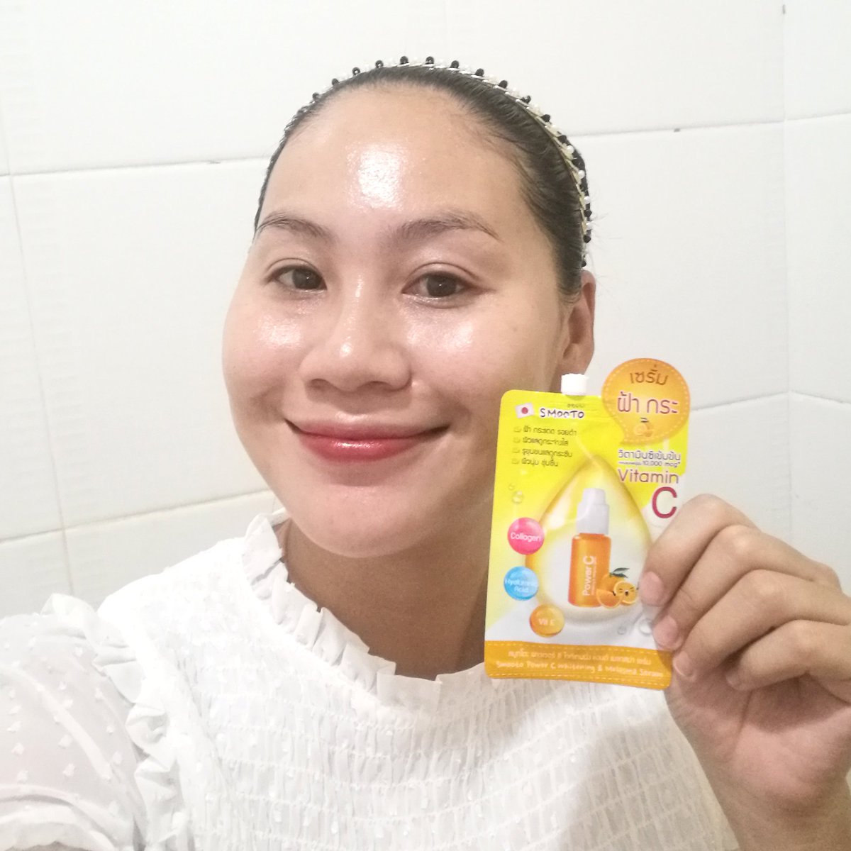 LoogtarnK02's tweet photo. ผิวใสไม่หยุด ฝ้า กระ แทบไม่มี ใช้ซองนี้ เลย Power C Serum Smooto เซรั่มที่มีวิตซีเข้มข้นจากญี่ปุ่น เนื้อบางเบา ซึมไว สบายผิว หลังทาช่วยให้ผิวดูกระจ่างใส เนียนนุ่ม ชุ่มชื้น #smootoรีวิวจริงใจรับรางวัลจ���ิงจัง #ครีมซองใช้ดีต้องสมูทโตะ #สมูทโตะพาวเวอ��์ซีไวท์เทนนิ่งแอนด์เมลาสม่าเซรั่ม https://t.co/iMXgTNfURi