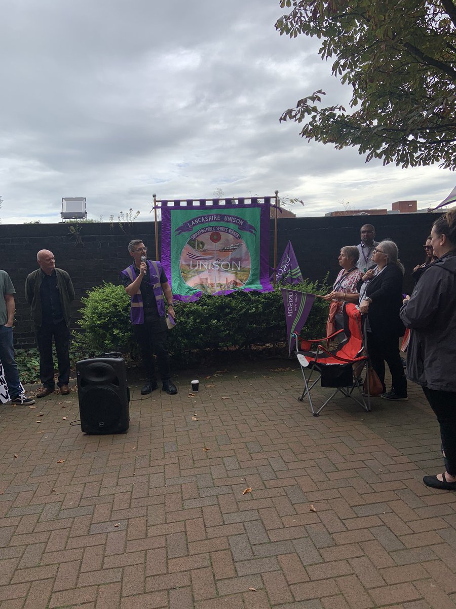 LindsayNorthWe1's tweet photo. UNISON regional organiser James Rupa announces escalation of strike action @LancashireCC to a massive round of applause from striking SCSO staff. Next strike date 27th Aug ✊🏼 #unison #SCSOstrike #Lancashire https://t.co/LTWcgYvcjS