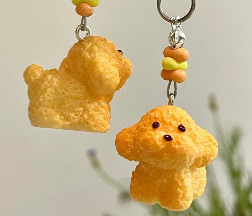 lovesickdoe's tweet photo. burger phone charms https://t.co/7cRXv5EqXu