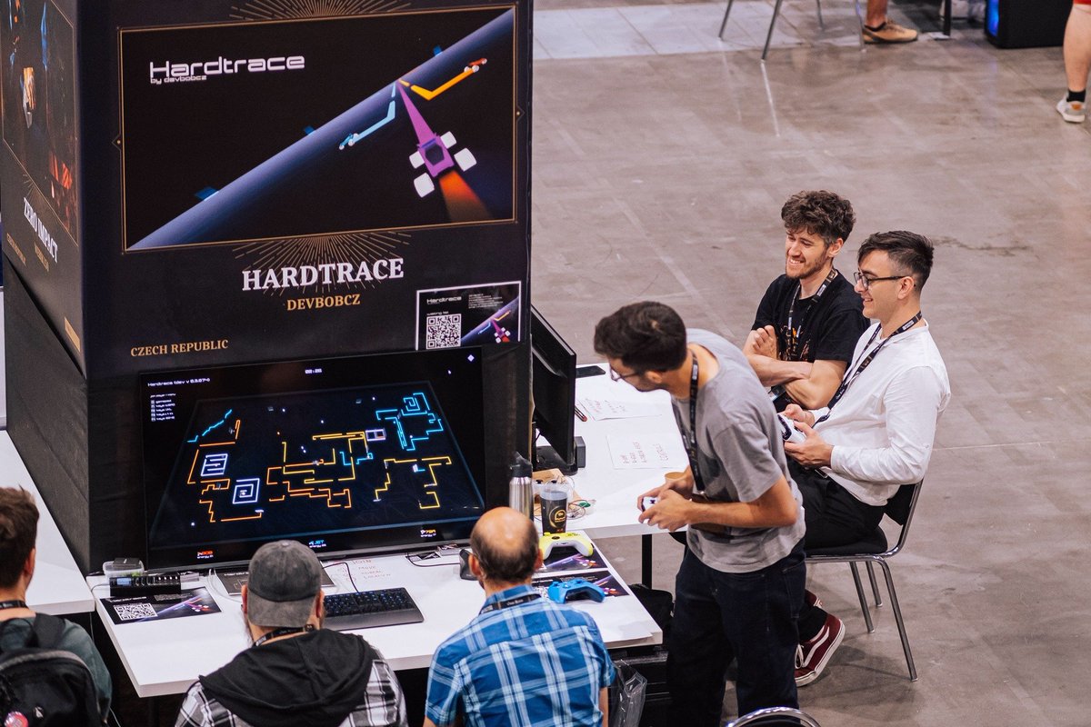 devbobcz's tweet photo. Vývoj stále pokračuje! ;D Těšíte se jako já na další herní ukázku na GameDev Connectu 2024? Spolu s MakerFaire. Tentokrát pro širokou veřejnost. Jen doufám, že wifi nebude zarušené a lagovat. https://t.co/oExessHOTK  👾🎮👽🛸
#gamedev #hardtrace #ukažse #letsgo #trymygame https://t.co/WAw7K7JnKk