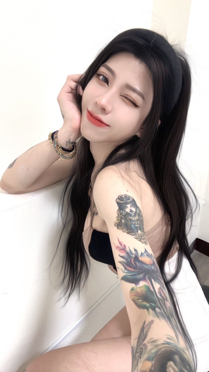 duoduo0323's tweet photo. 如果前任今天突然找你 醉酒後還想強行在廁所和你打ㄆ⋯⋯⋯該怎麼辦？
你們是拒絕嗎還是⋯ https://t.co/io48NubR0o