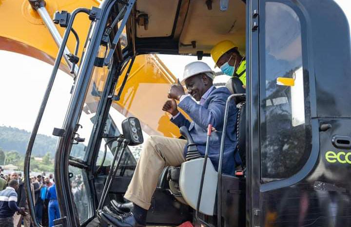 Mutongoria wa bururi Dr William Ruto niaruguritie waaki wa thibitari wa gutangikira aruaru a cancer kaunti-ini ya Kisii. president augute thirikari yake enyitaniire na thirikari ya bururi wa Saudi Aribia gwaka thibitari ucio wa muigana wa ciringi mbirioni 3.
#kihooto