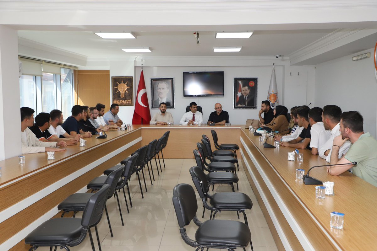 Afyonkarahisar İl Başkanımız Turgay Şahin ile birlikte İl Gençlik Kolları Yönetim Kurulumuz ile bir araya geldik. 

İl Gençlik Kolları Başkanımız Ethem Karahan kardeşime ve yönetim kuruluna başarılar diliyorum.