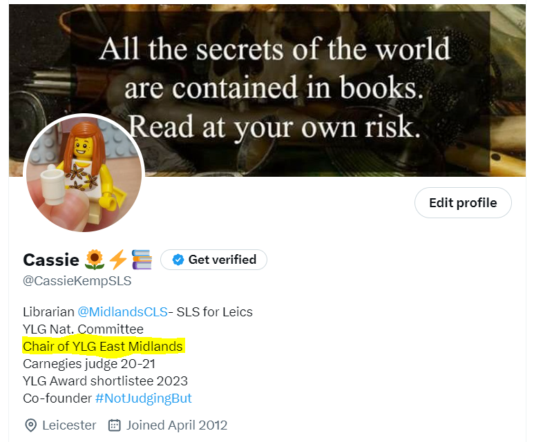 Cassie 🌻⚡📚 tweet media