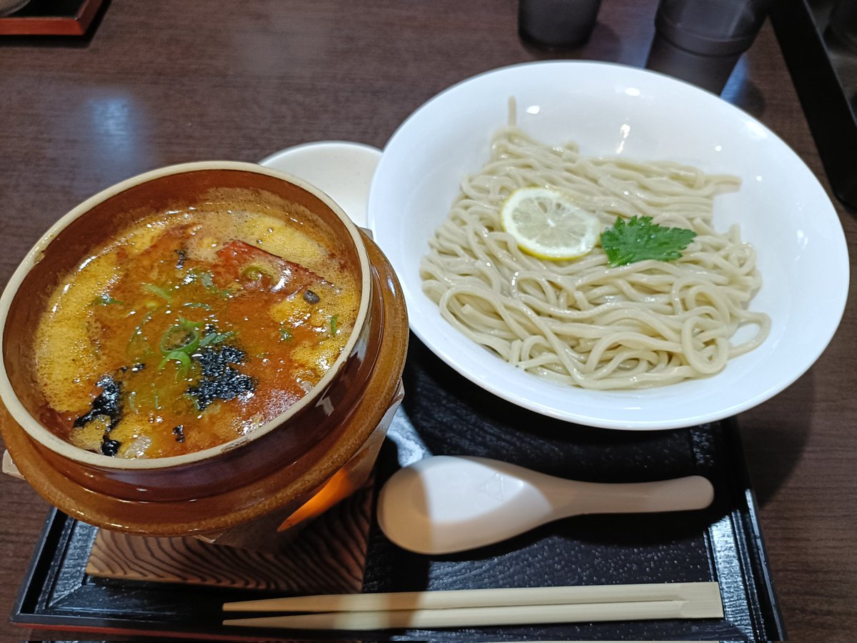 #麺乱我心
 #海老つけ麺
 つけ麺を嫁と共に食べに来ました。
大好きでちょこちょこ来てたけど完全閉店なのが残念😢

もっと来てれば閉店せずに済んでたかなぁ…と少し後悔
エビカニ合戦は忘れません。