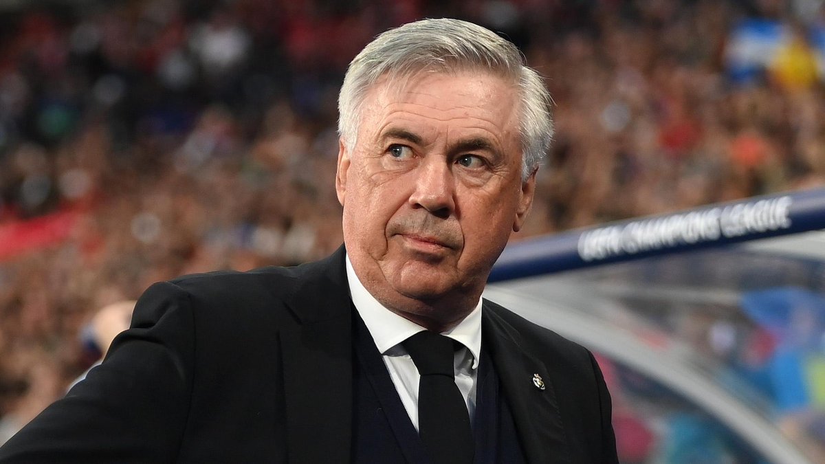 RMadridFrance_'s tweet image. 🚨Carlo Ancelotti estime qu'un nouveau défenseur central est nécessaire, mais la direction du Real Madrid pense que l'équipe est prête à se battre pour de grands titres. 

(@MarioCortegana🎖️)