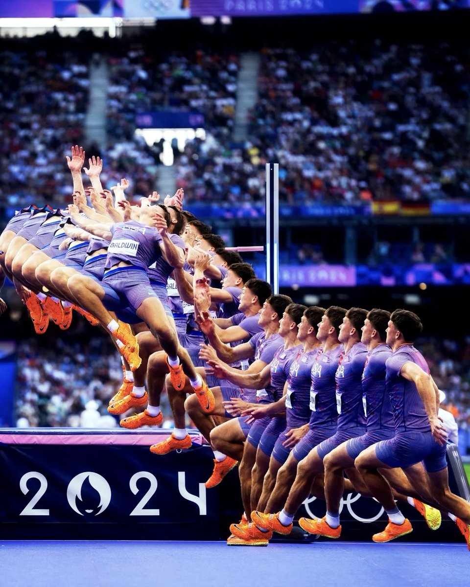 🌎Paris Olympics | Ultimate Aesthetics
📷Geoff Lowe, from Surrey, UK, is a runner, graphic designer, and sports photographer. Perhaps out of his love for running, he has a unique insight into the athletics and emotions of athletes.
⭕️PS: All images by artist Geoff Lowe.