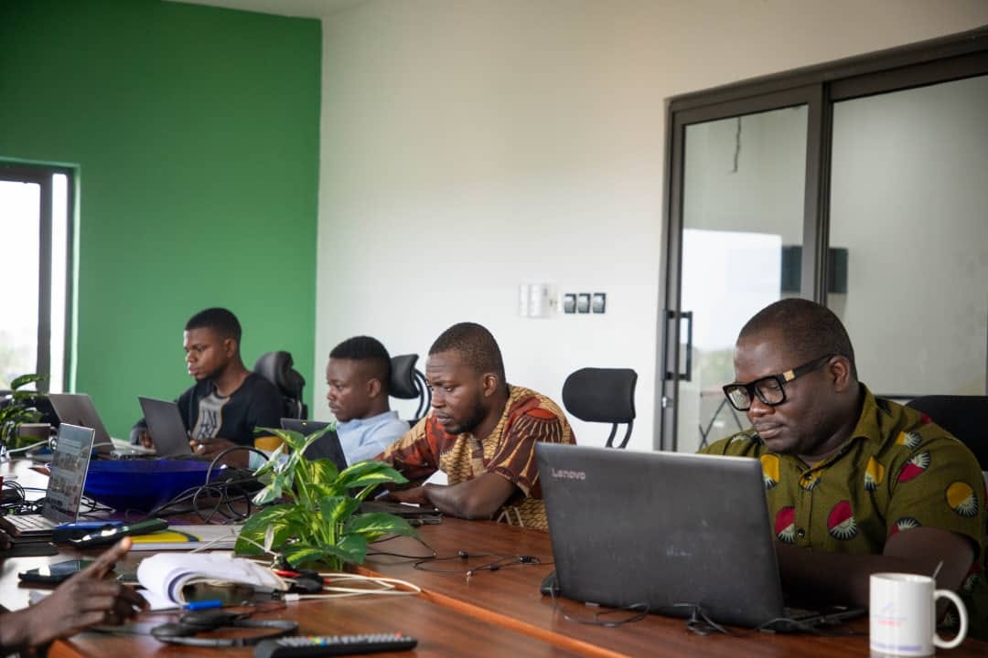 Africheck_'s tweet photo. 📷 Formation en Fact-Checking à Lomé
Du 5 au 10 août 2024, la plateforme Africheck a organisé une formation intensive de renforcement de capacités en fact-checking de son équipe et de certains journalistes partenaires à Lomé.

#FactChecking #Africheck #Journalisme https://t.co/J99Wu10uUr