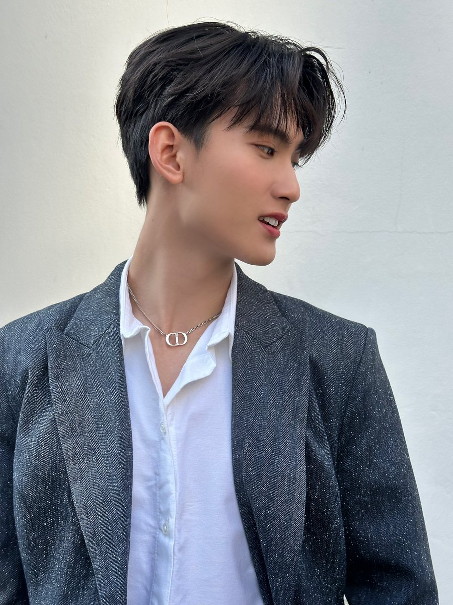 neyyyna2's tweet photo. He's cute, very cute🧡.
#First_Chalongrat https://t.co/KDXdqJfm7M