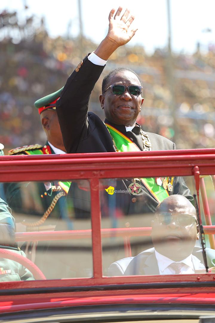 EDevolutionZw's tweet image. H. E President and Commander in Chief of the Zimbabwe Defence Forces Cde @edmnangagwa has granted the ZDF Parade permission to march past in slow and quick time, advance in review order and drill display.@faz_trust
#EDevolutionMedia #DefenceForcesDay2024