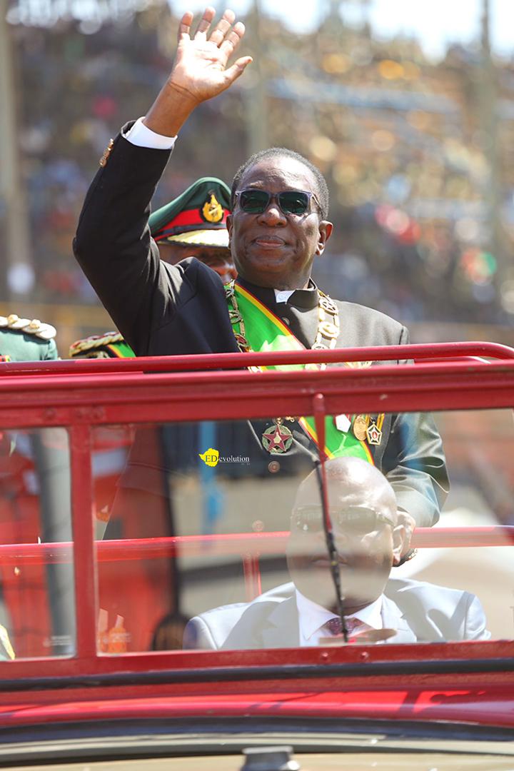 EDevolutionZw's tweet image. H. E President and Commander in Chief of the Zimbabwe Defence Forces Cde @edmnangagwa has granted the ZDF Parade permission to march past in slow and quick time, advance in review order and drill display.@faz_trust
#EDevolutionMedia #DefenceForcesDay2024