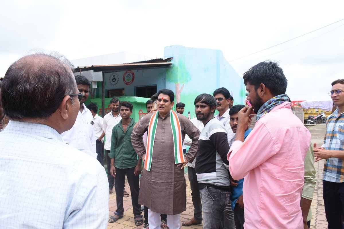 DevanandNPawar's tweet photo. आज दि .१२/०८/२०२४ रोजी शेंदुरजना, ढोणी, उज्ज्वलनगर, पाळोदी, रतनवाडी, फुलउमारी, सोमेश्वर नगर, उमरी खु. येथे "समस्या शोध दिंडी" आयोजित करण्यात आली. यामध्ये विविध समस्यांचा शोध घेण्यात आला आणि लोकांच्या समस्या समजून घेण्याचा प्रयत्न केला.

#ProblemFindingDindi #CommunityEngagement https://t.co/1pGhNVzknM