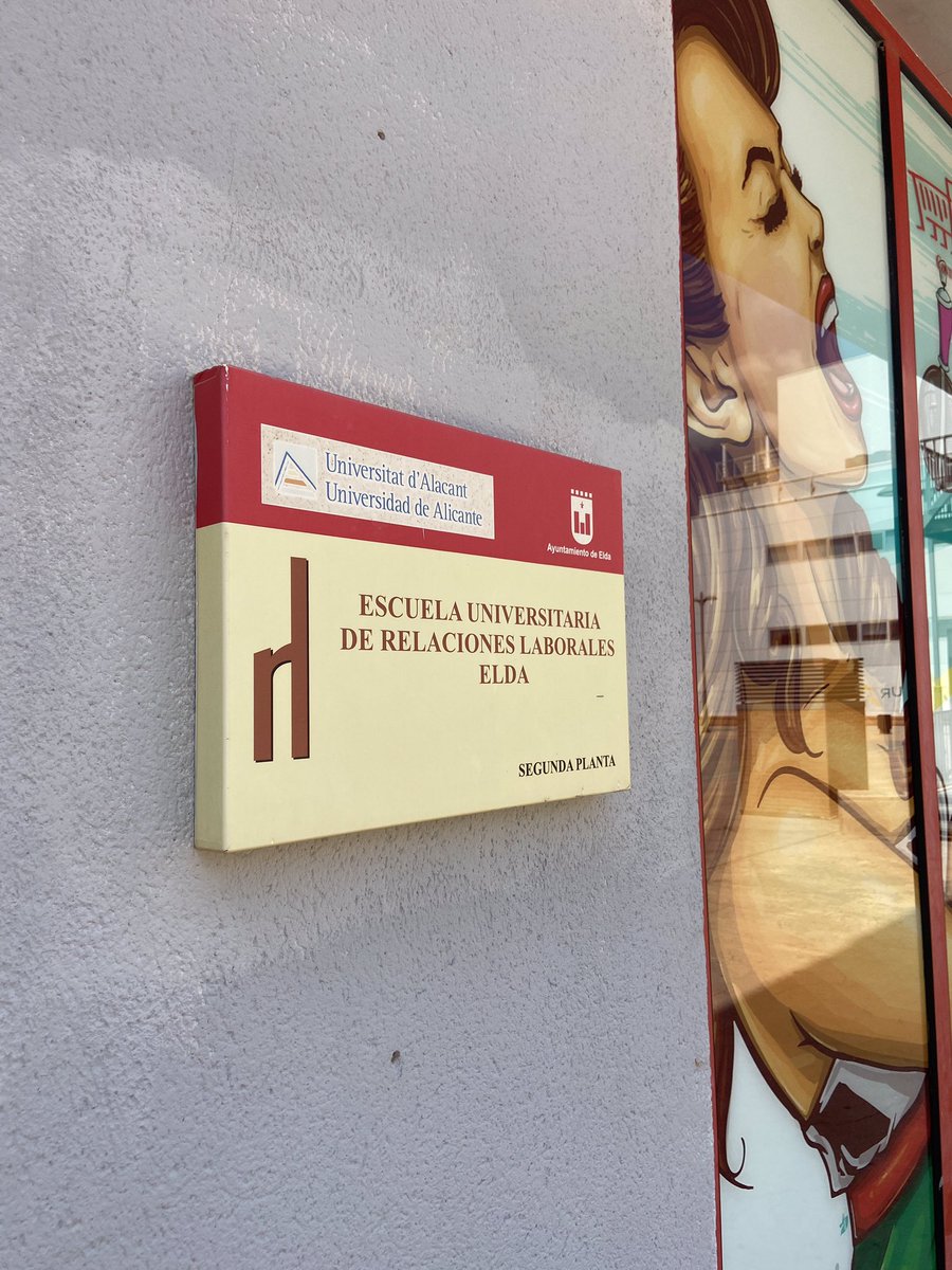 ¿Pensando qué estudiar? 🎓👌

✅ Enseñanza no masificada
✅ Prácticas de empresa y bolsa de trabajo 
✅ Equipo docente con experiencia profesional
✅ Compatibilidad laboral
✅ Alta tasa de empleo (90% de inserción laboral el primer año)
✅ Muchas salidas profesionales