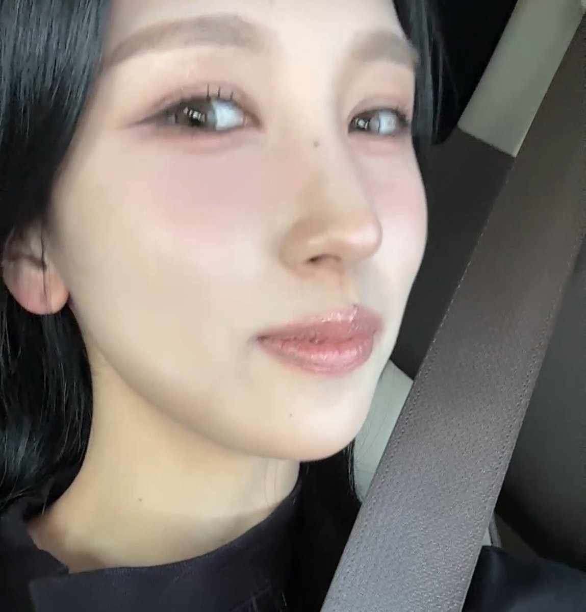 mina myoi tweet media