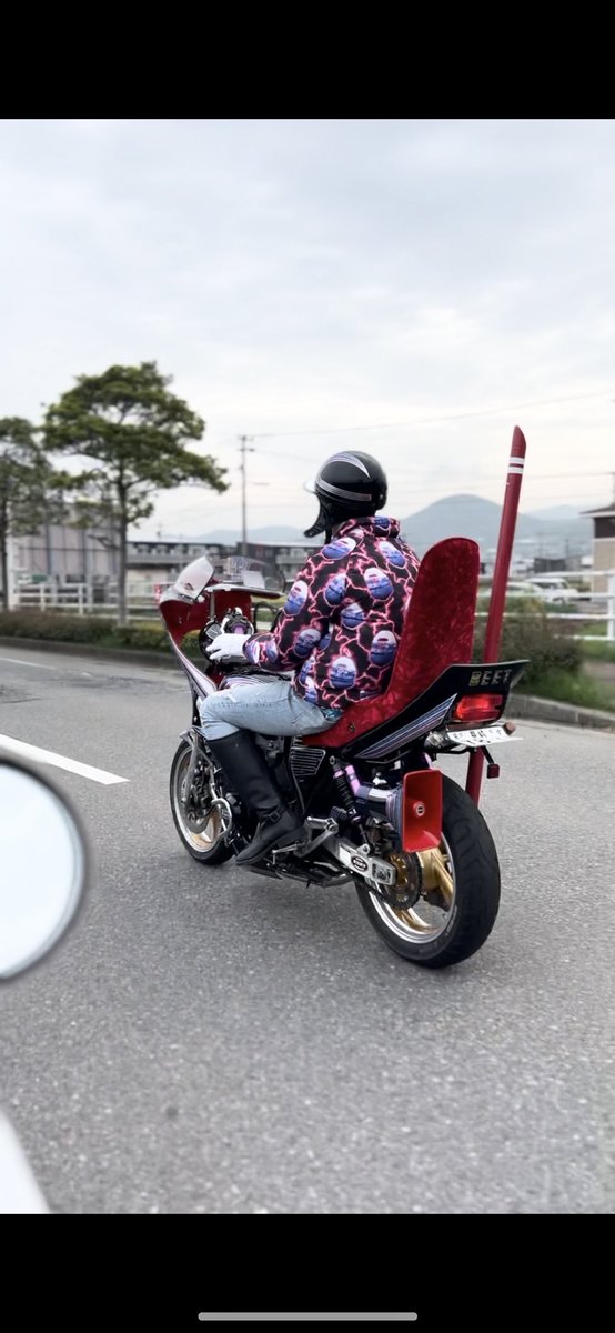 iopn02's tweet photo. 車検入れないと🌙 https://t.co/m1oIAx0cOm