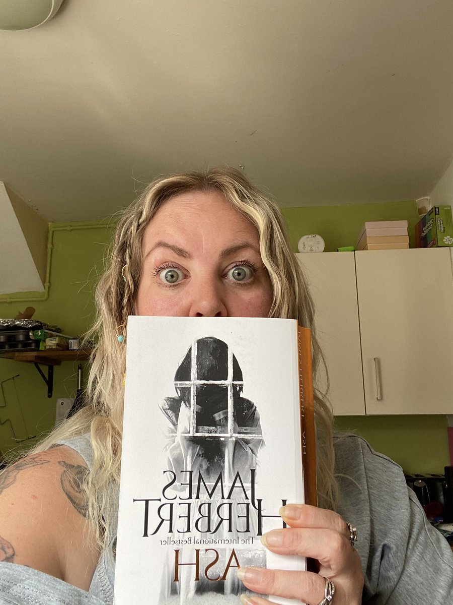 TTpagesdee1977's tweet photo. Finally read something!!!! JAMES HERBERTS ASH https://t.co/e87y2Hq6kJ via @YouTube https://t.co/JTFNbZSjSh