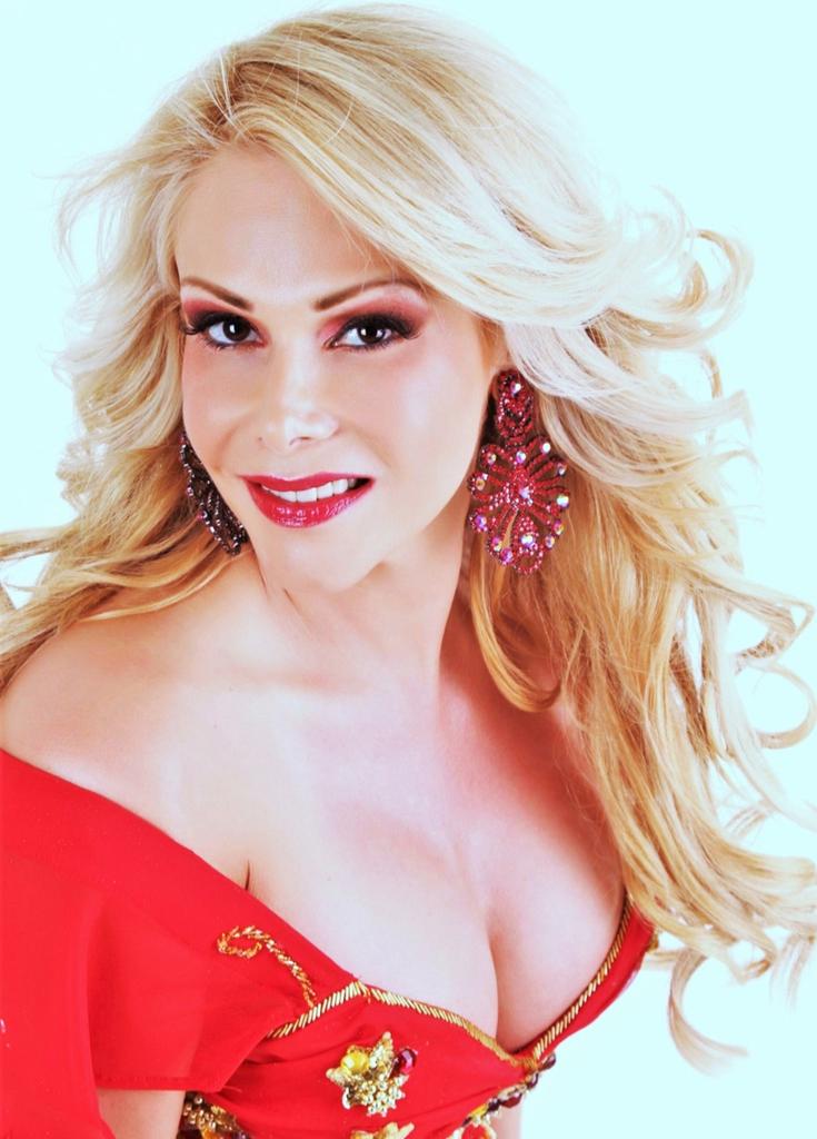 Hoy 13 de agosto festeja #FelizCumpleaños la actriz y cantante <a href="/PattyAlvarezTv/">Patty Alvarez oficial</a> 🎁🎊🎶🎉🥂🎂🍸🎵🍩🍾💐