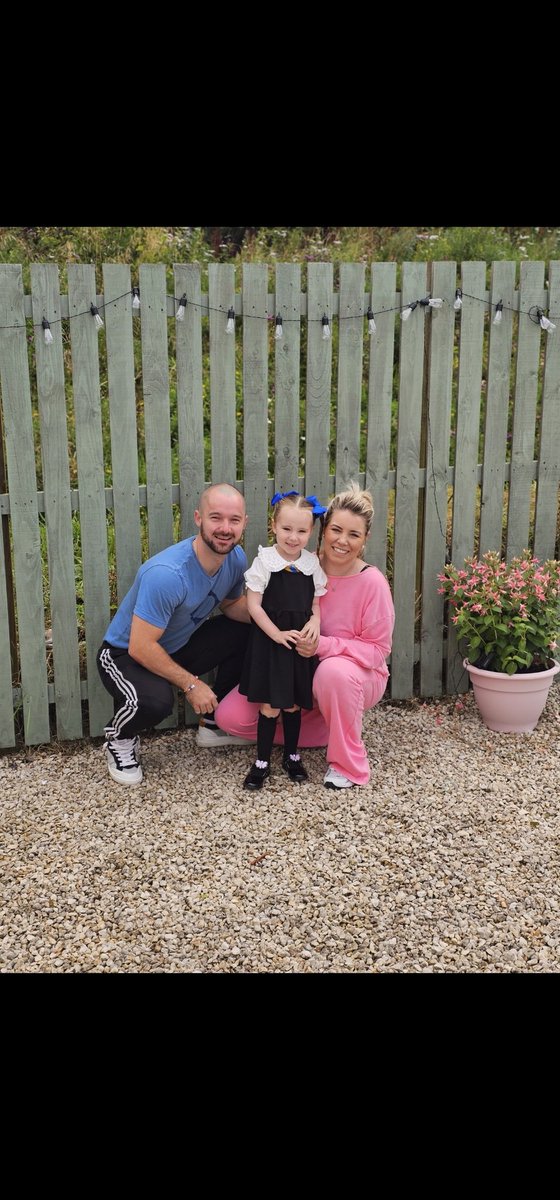 So proud of our wee Ivy, first day of Primary 1! 💚