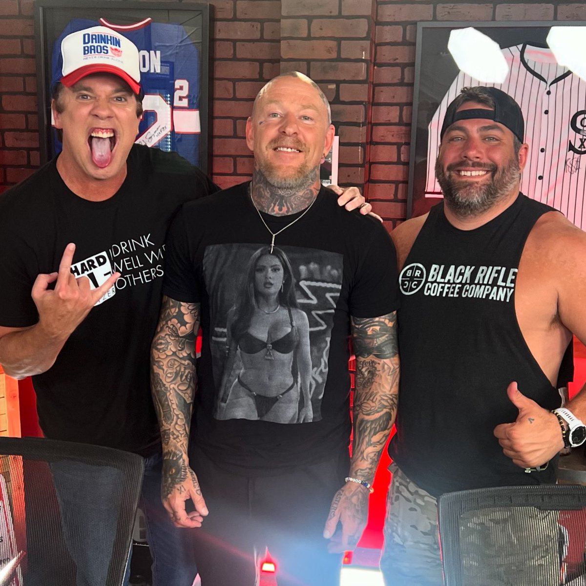 StJamesStJames's tweet photo. The insane @EllisMate joins us on @Drinkin_Bros today wherever your ear holes get sonically fucked or click here! https://t.co/yn0CLs66VA @JTArticle15 https://t.co/L5uBIhGuaC
