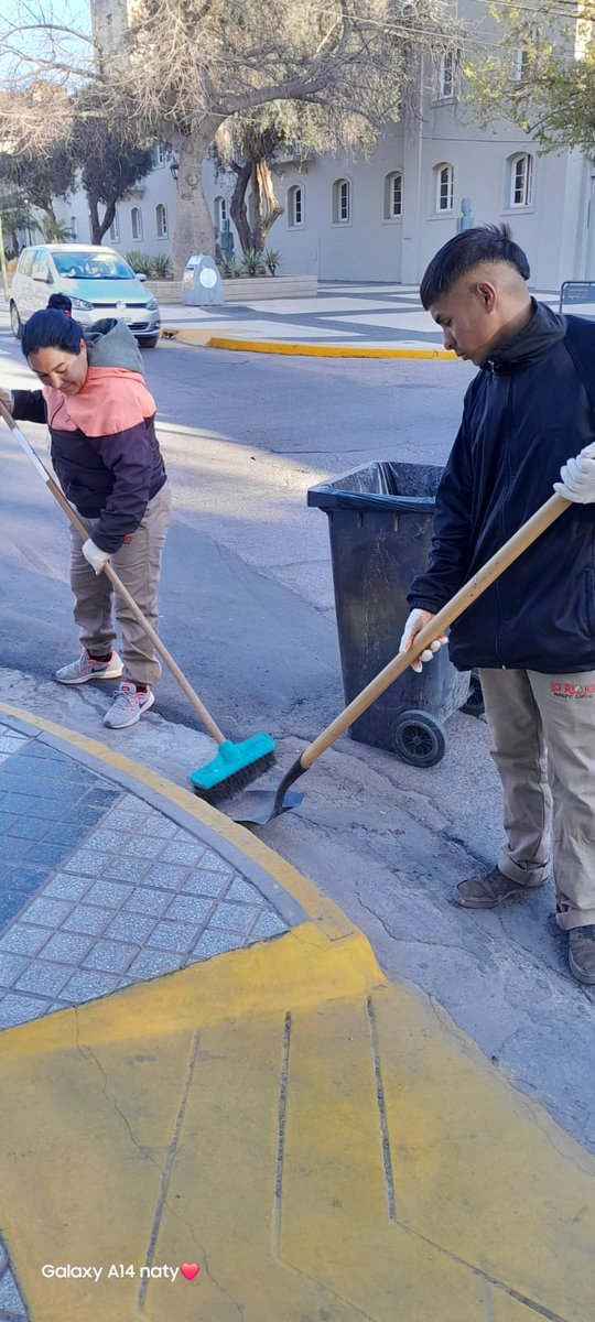 JorgeCeballoslr's tweet photo. "¡Cuidamos la ciudad!🌄🌄🙌🏻

Nuestro equipo de cuadrilla estuvo trabajando en calles de nuestra ciudad. Desarrollaron tareas de barrido y limpieza en:

Calle San Fe
Avenida Monseñor Angelelli
Avenida Facundo Quiroga https://t.co/Mk1CfHbs3F