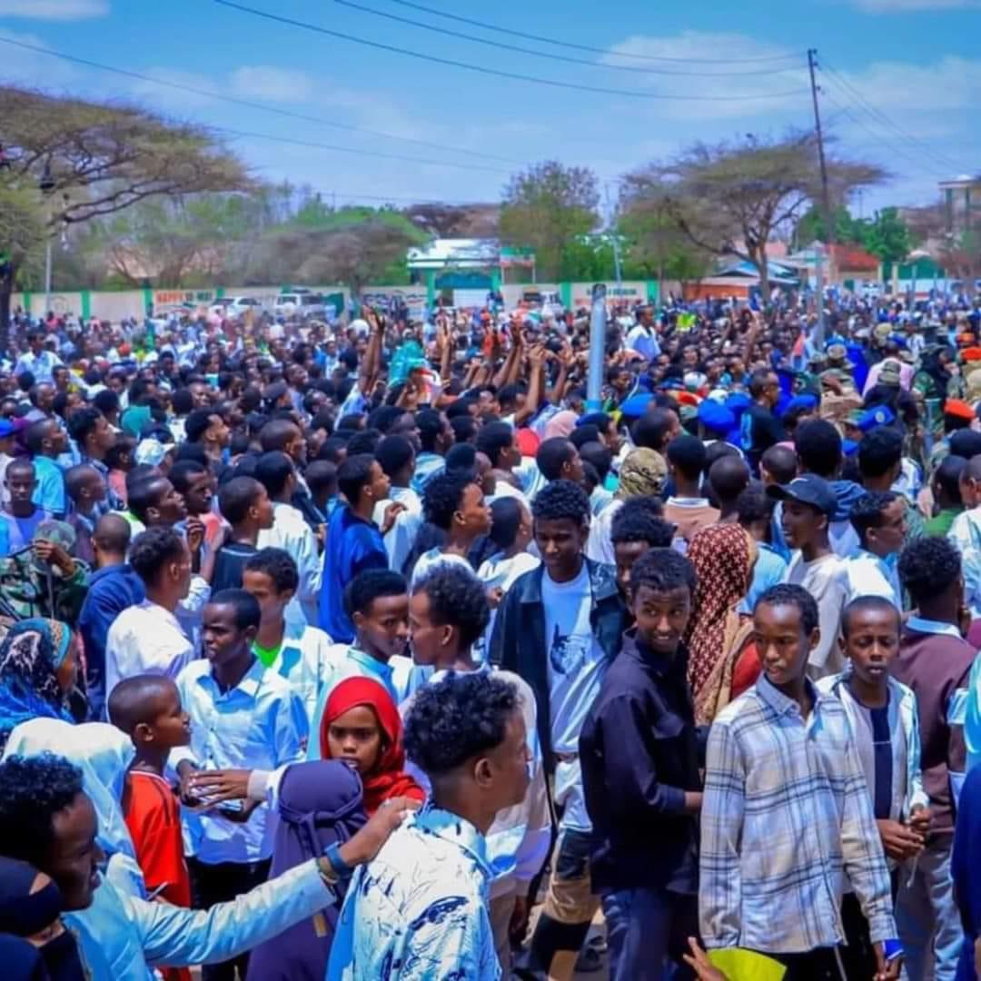 Waxa aan u mahadcelinayaa shacabka magaalada Burco oo si qiimo badan oo qarannimo leh noosoo dhaweeyay maanta Magaalada Burco iyo Guud ahaan gobolka Togdheer.

Mahadsanidin.
Guul iyo Gobanimo.
Somaliland Guul.