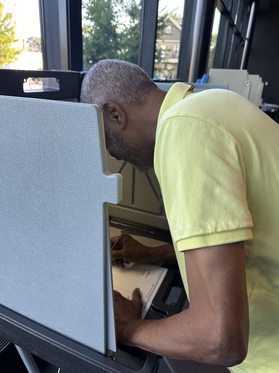 DonSamuelsMN's tweet image. It's been a wonderful morning so far! Went out and voted and then met up with some supporters. If you haven't voted yet, get out and vote! The polls are open from 7am - 8pm today! Find your polling location here: pollfinder.sos.state.mn.us