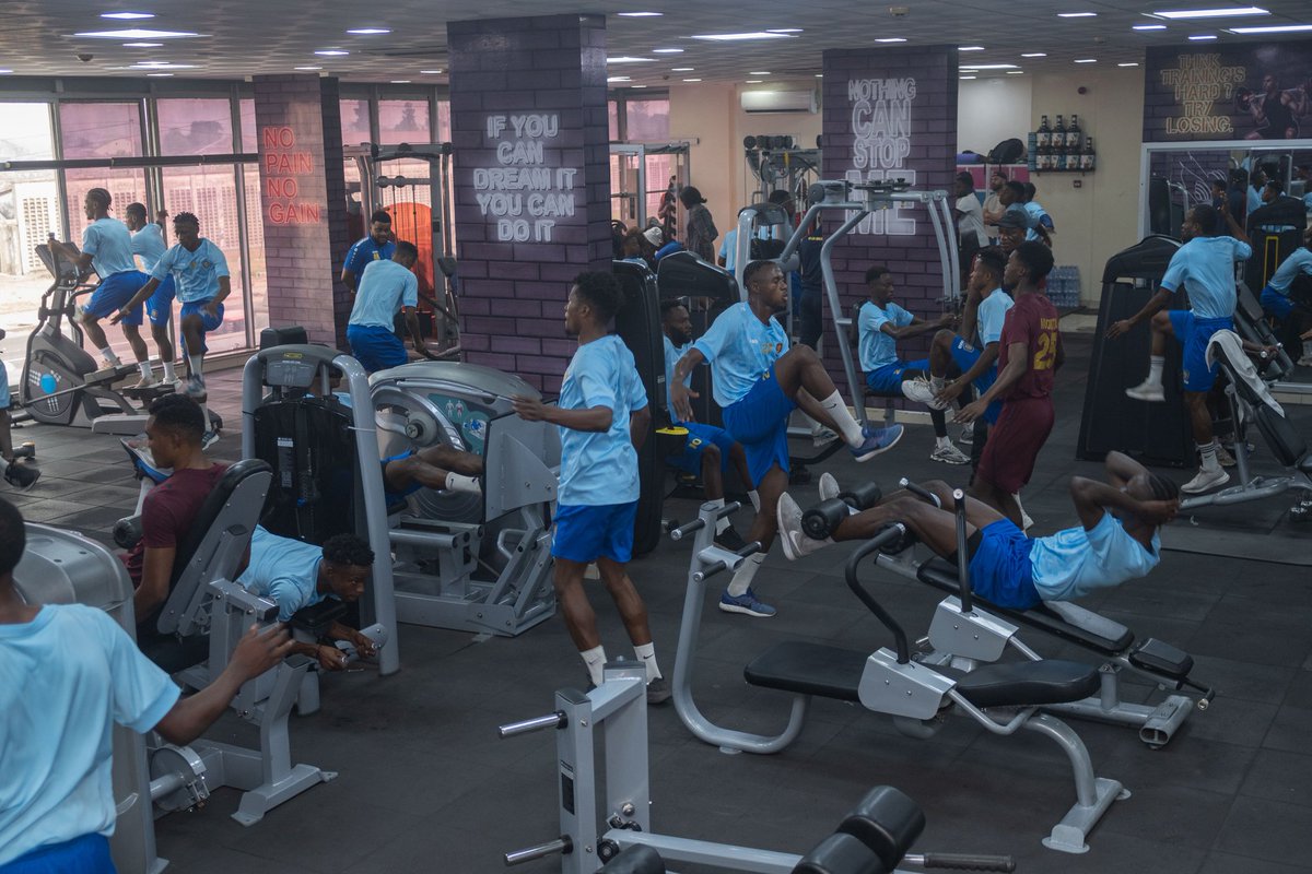 FC_AiglesRDC's tweet photo. @FC_AiglesRDC Physiquement au point ! 🤜🏾🤛🏾
L'aigle prend son envol ! 🦅

Samouraïs dans l'âme ! ⚪️🔵🟡
.
.
.
#fclesaiglesducongo #lesaiglesducongo #aiglesducongo #fcaigles #entraînement #salledemusculation #musculation #training #physiquement #physique https://t.co/ybPsGjtVPM