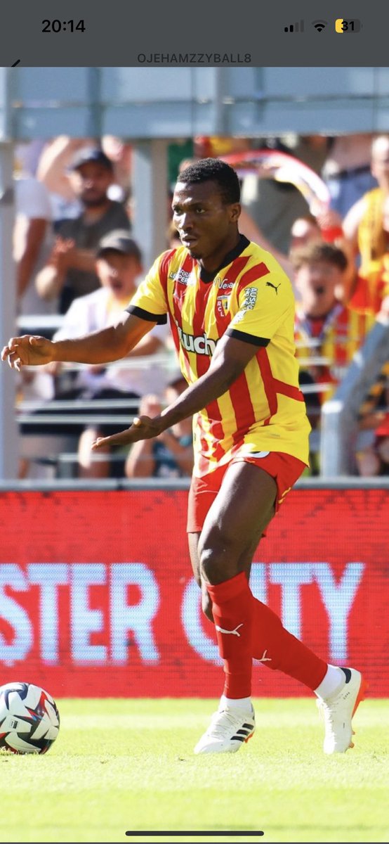 Uleanzww's tweet photo. ✨Hamzat ojediran✨

supp lensois, je vois en lui une pièce maîtresse de la saison. 

il a tout d’un mec qui sera s’imposer. 

#Rclens https://t.co/oLUWDJofES